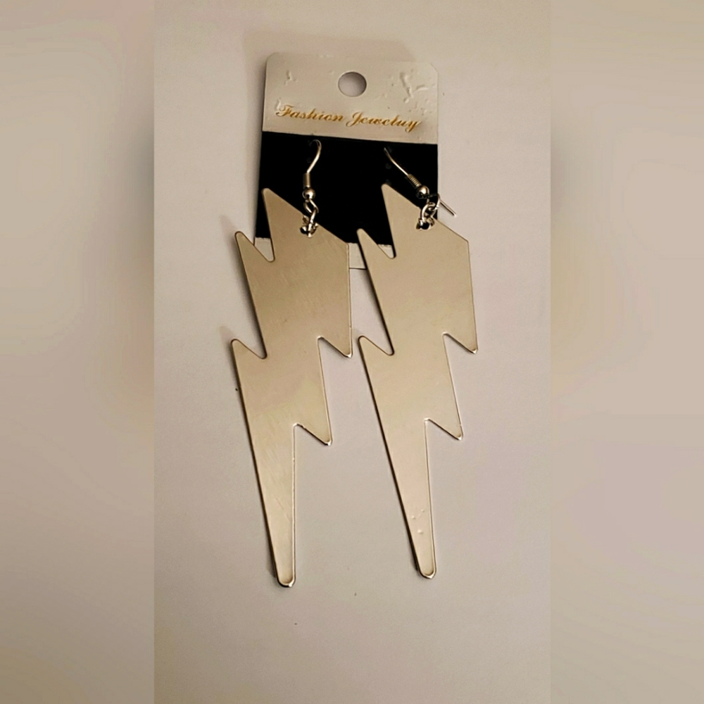 Silver lightning bolt dangle earrings